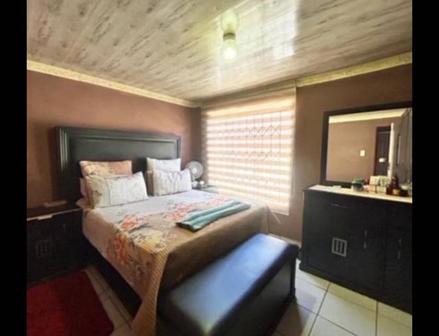 7 BEDROOM HOUSE FOR SALE IN PAYNEVILLE